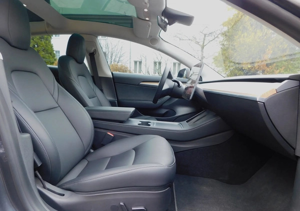 Tesla Model 3 cena 169900 przebieg: 18000, rok produkcji 2022 z Zduny małe 137